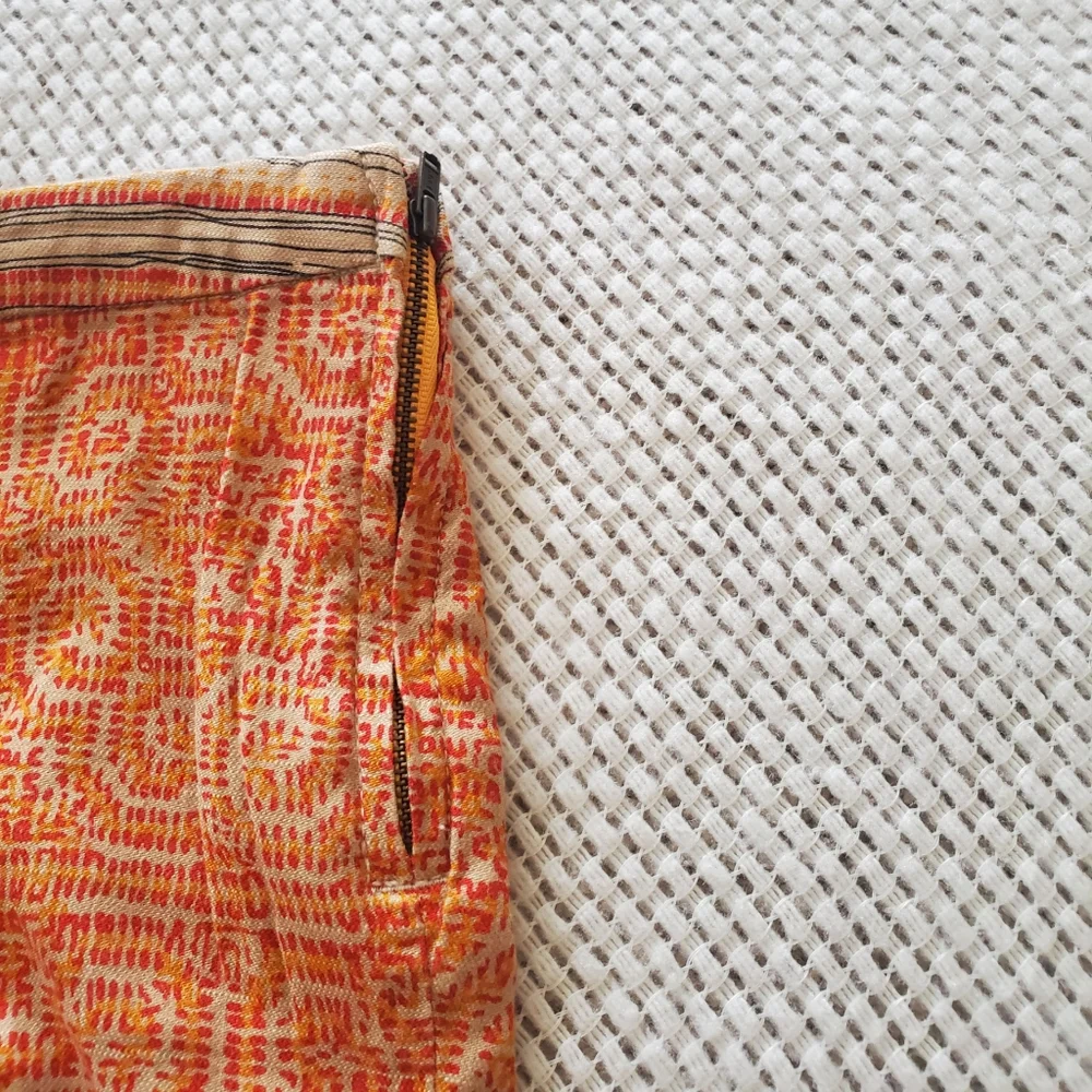FREE PEOPLE ORANGE/CREAM MAYAN‎ LINEN SHORTS..SZ 4